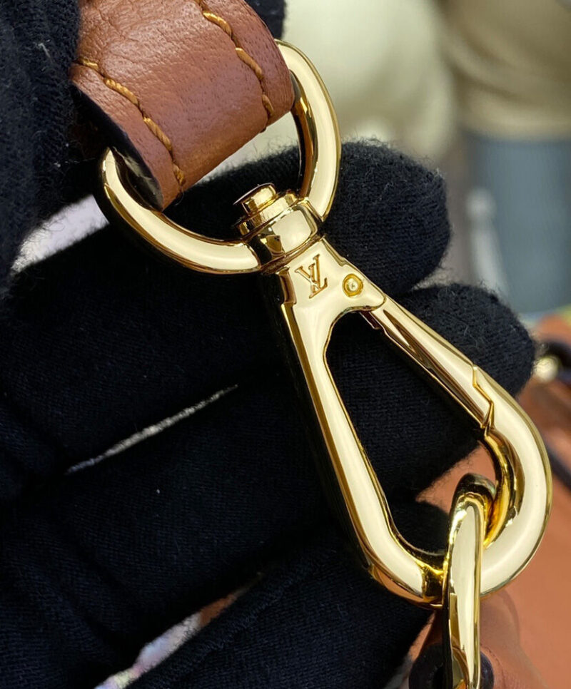 Louis Vuitton Lock It MM M22914 M22925